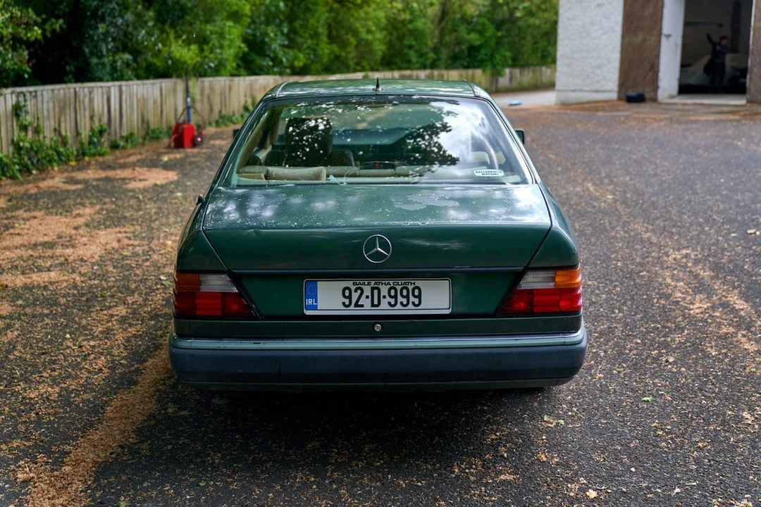 1992 Mercedes-Benz W124 E-Class - Image 19 of 30