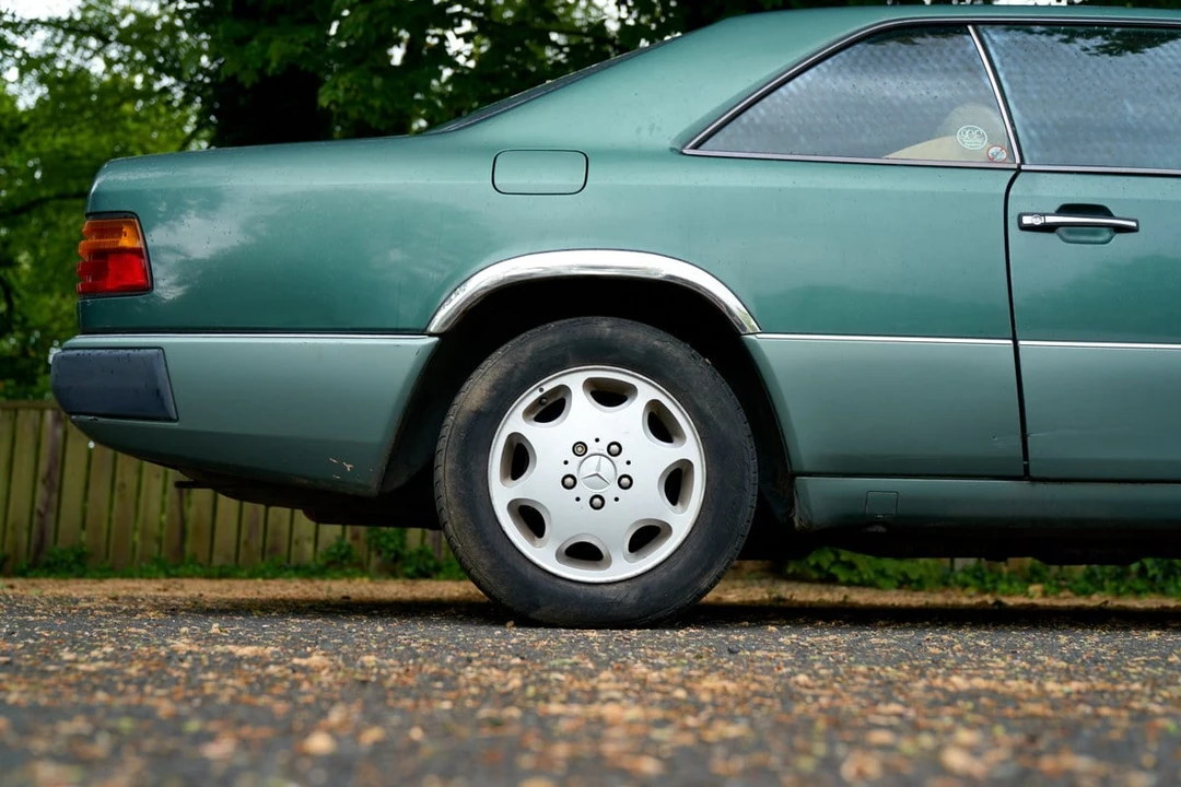 1992 Mercedes-Benz W124 E-Class - Image 24 of 30
