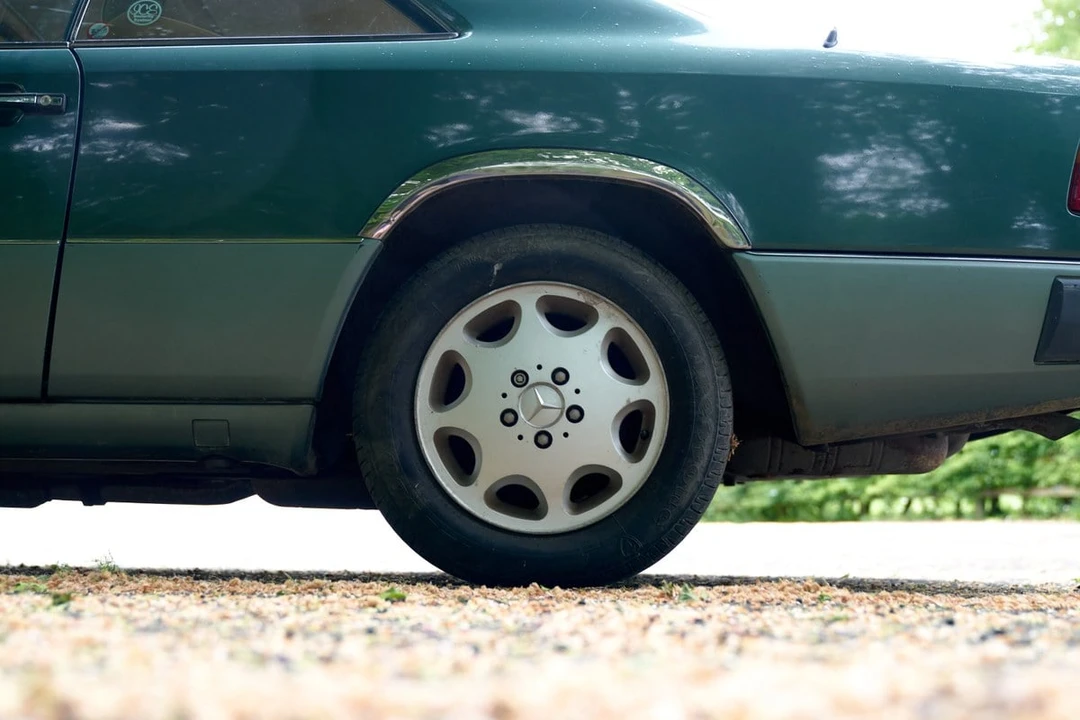 1992 Mercedes-Benz W124 E-Class - Image 23 of 30