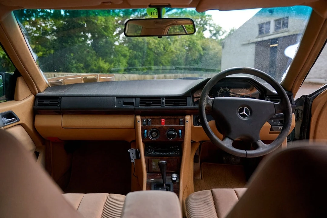 1992 Mercedes-Benz W124 E-Class - Image 27 of 30