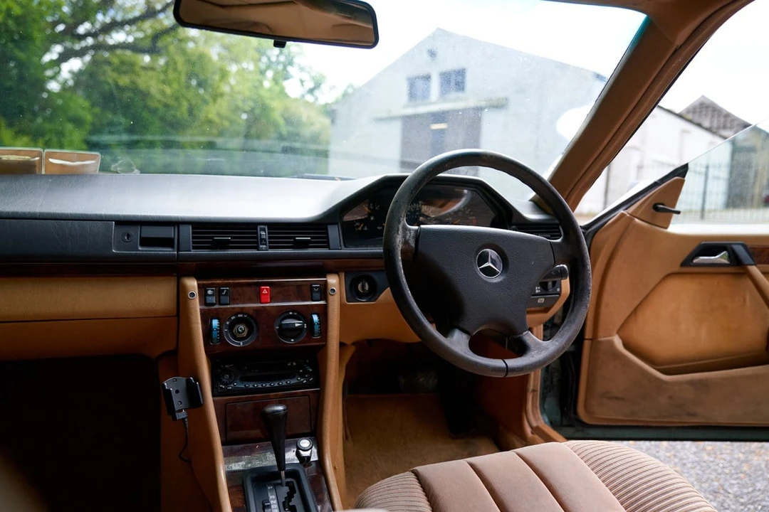 1992 Mercedes-Benz W124 E-Class - Image 26 of 30
