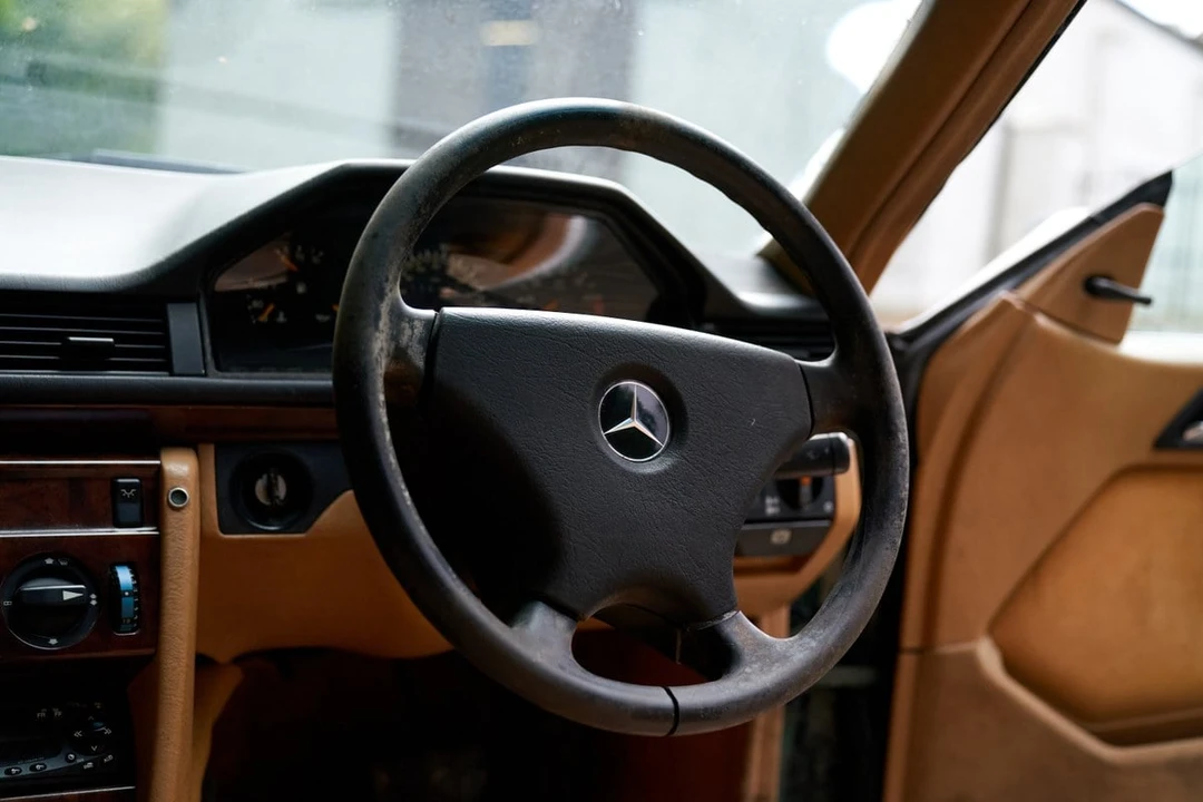 1992 Mercedes-Benz W124 E-Class - Image 25 of 30