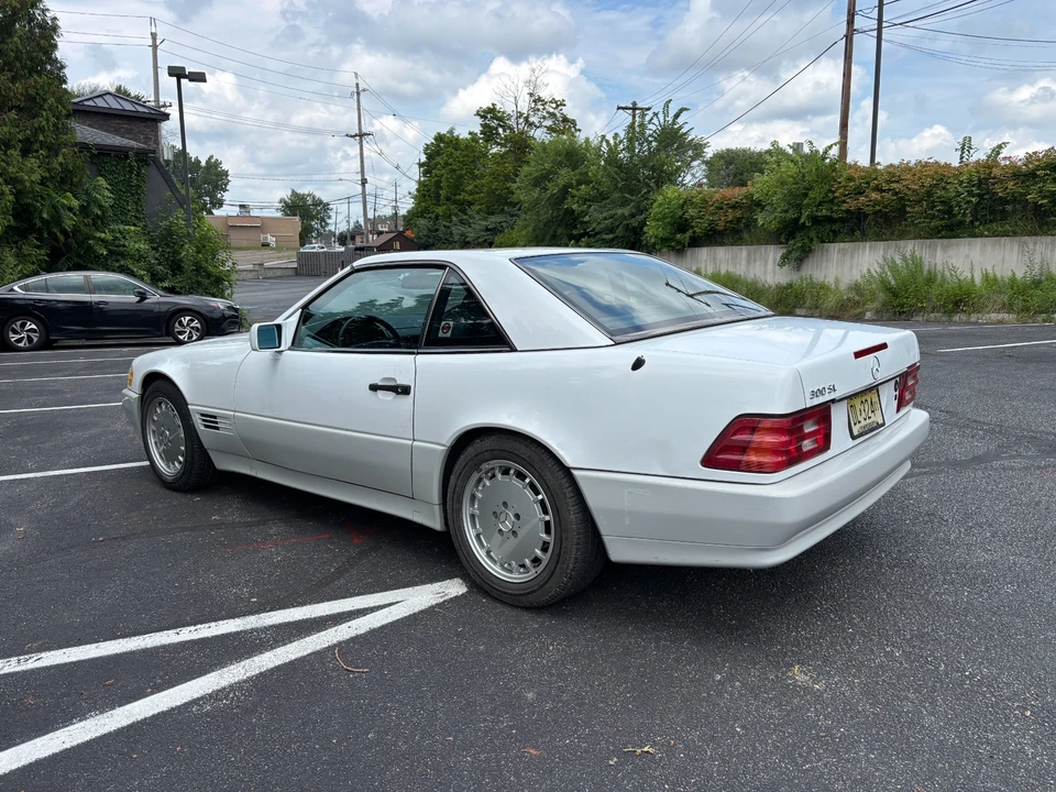 1992 Mercedes-Benz R129 SL-Class - Image 10 of 31