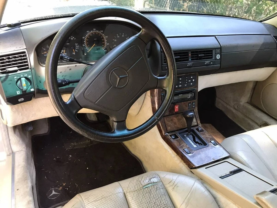 1992 Mercedes-Benz R129 SL-Class - Image 9 of 24