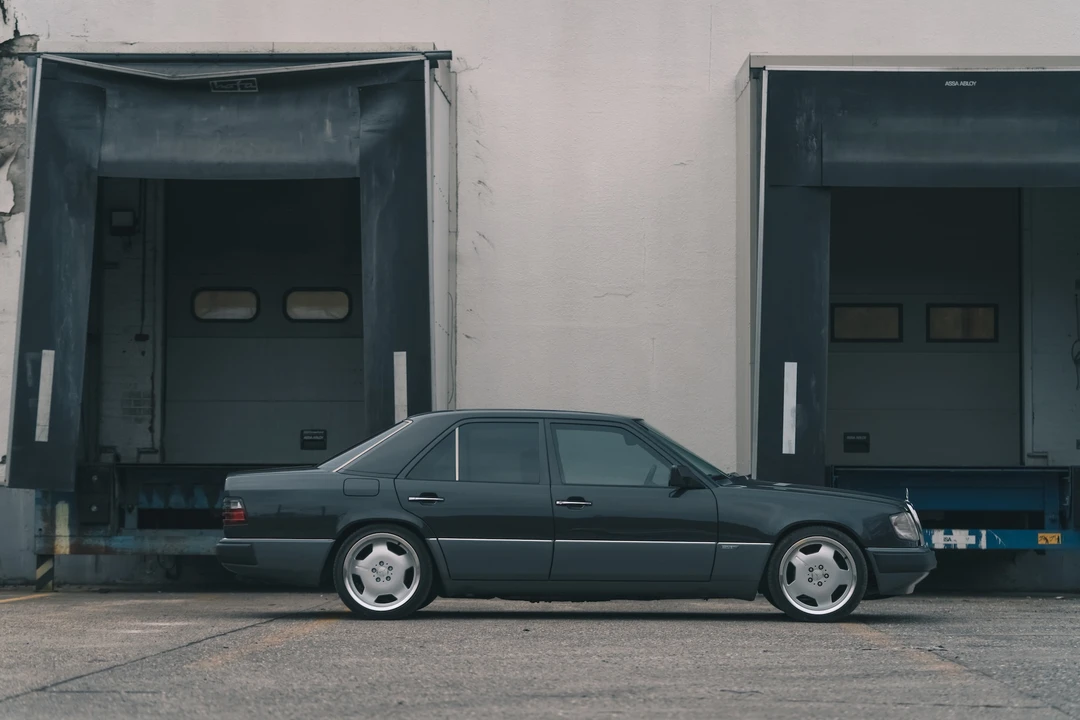 1992 Mercedes-Benz W124 E-Class - Image 9 of 31