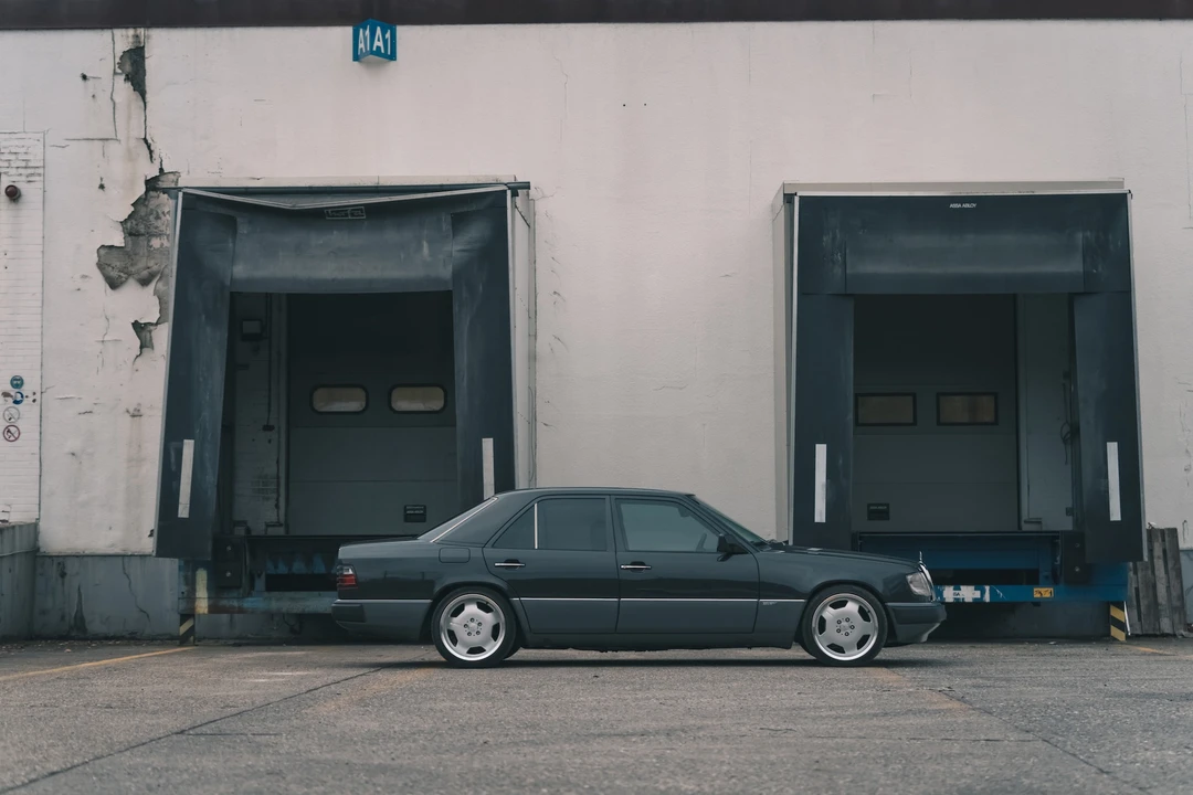 1992 Mercedes-Benz W124 E-Class - Image 17 of 31