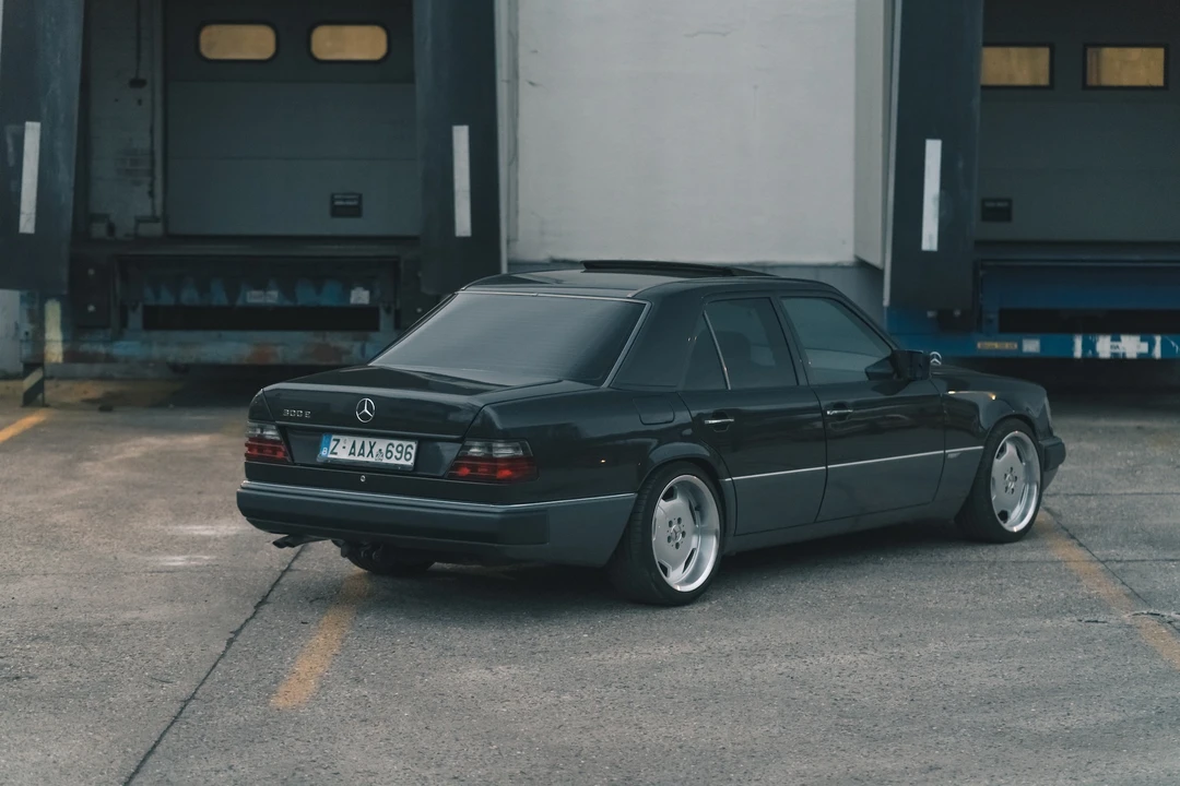 1992 Mercedes-Benz W124 E-Class - Image 16 of 31