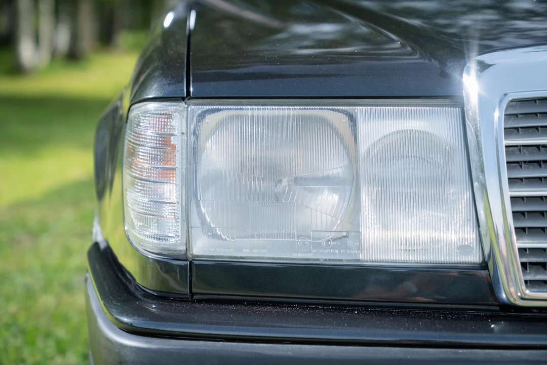 1992 Mercedes-Benz W124 E-Class - Image 30 of 31