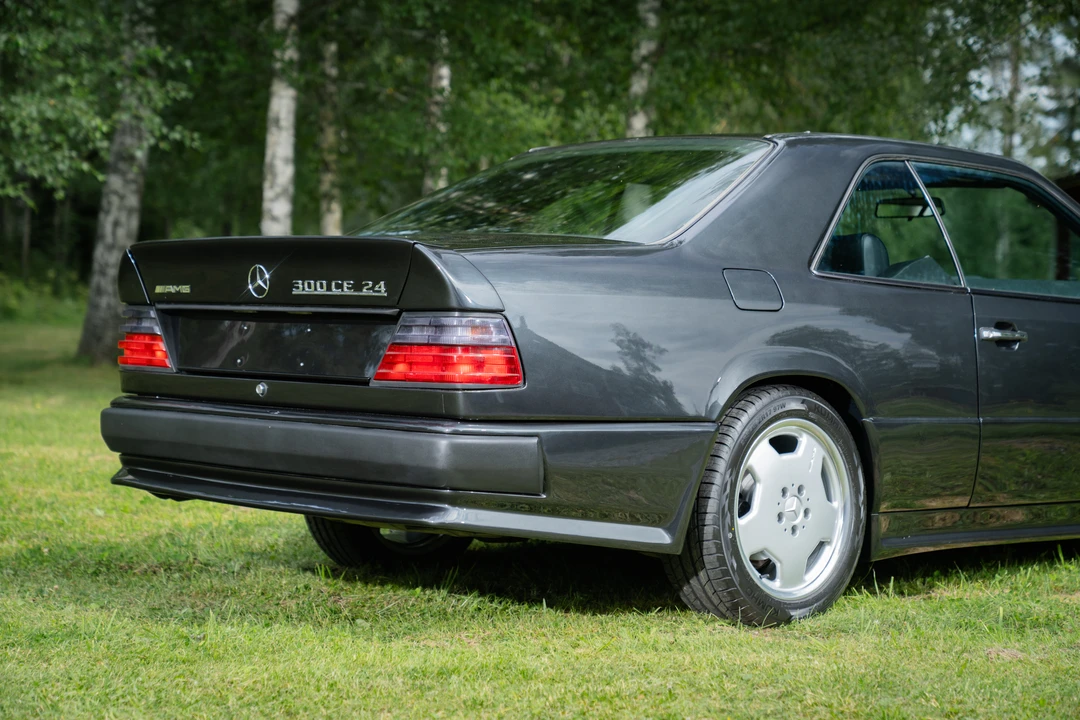 1992 Mercedes-Benz W124 E-Class - Image 12 of 31