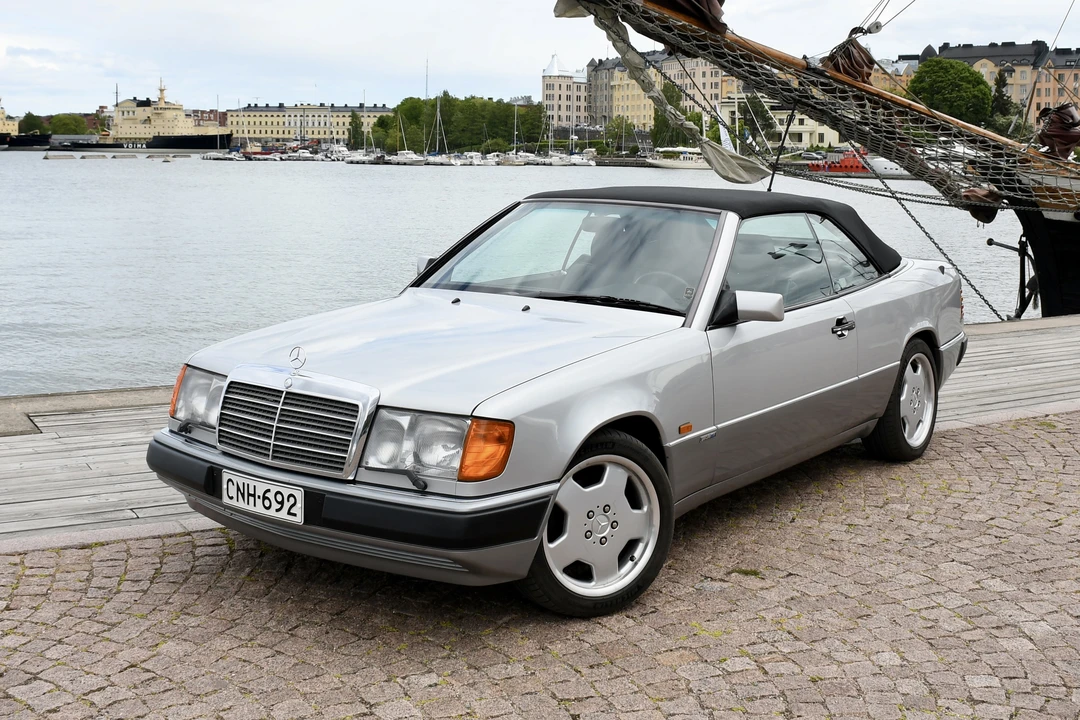 1992 Mercedes-Benz W124 E-Class - Image 2 of 31
