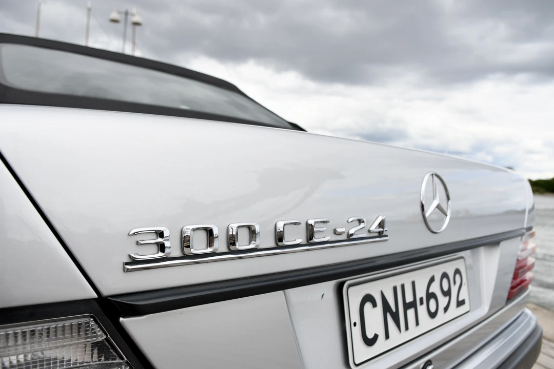 1992 Mercedes-Benz W124 E-Class - Image 16 of 31