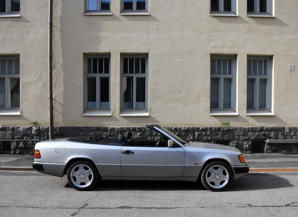 1992 Mercedes-Benz W124 E-Class - Image 29 of 31