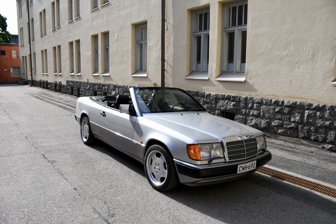 1992 Mercedes-Benz W124 E-Class - Image 30 of 31