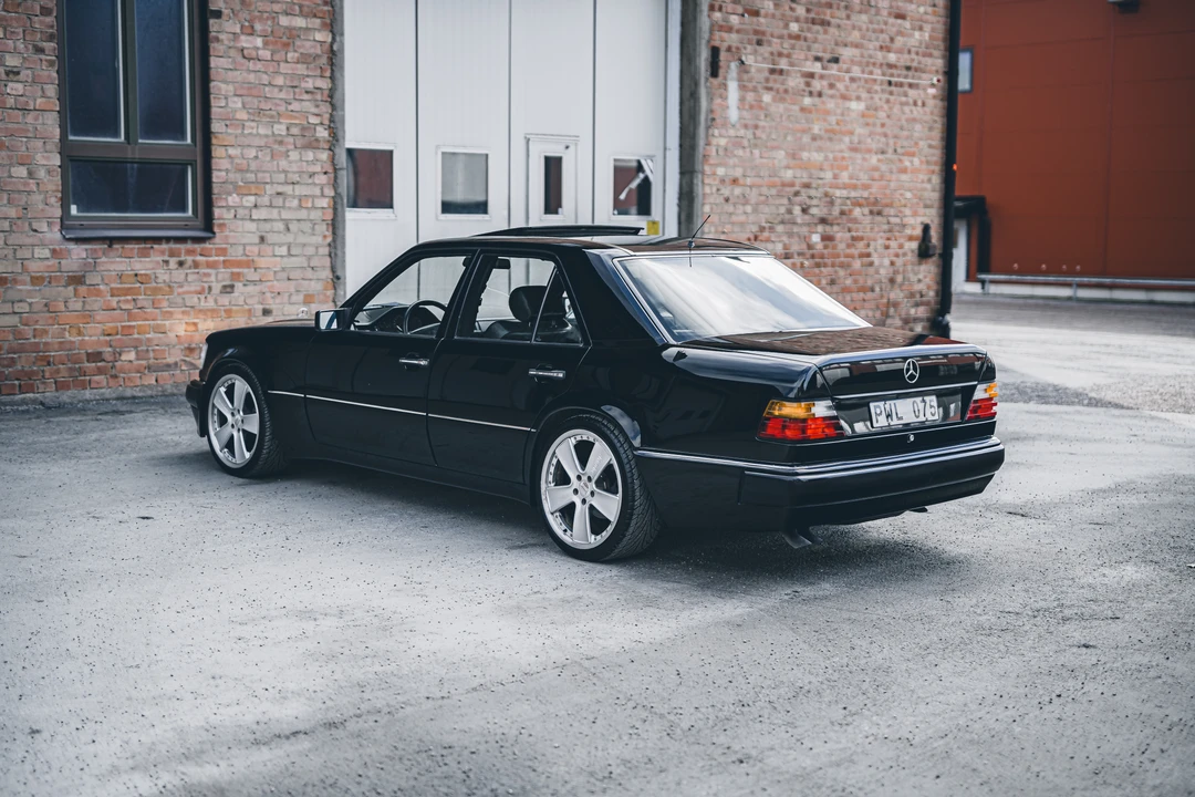 1992 Mercedes-Benz W124 E-Class - Image 7 of 31