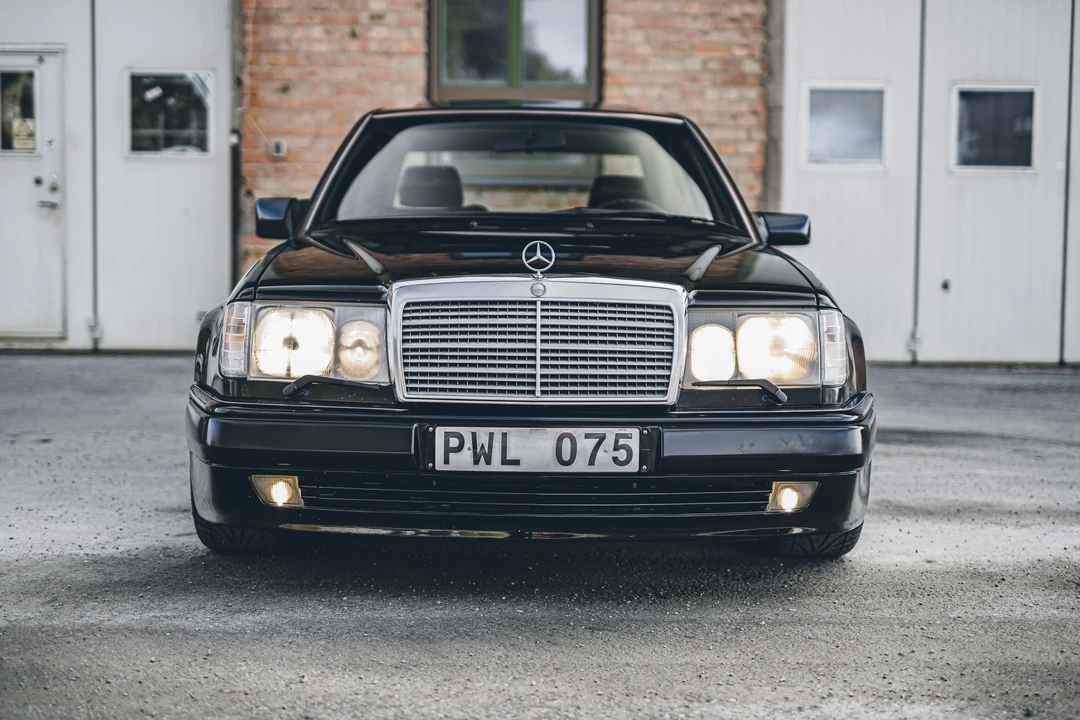 1992 Mercedes-Benz W124 E-Class - Image 2 of 31