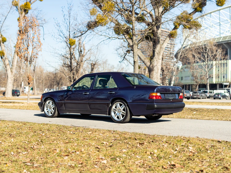 1992 Mercedes-Benz W124 E-Class - Image 14 of 31