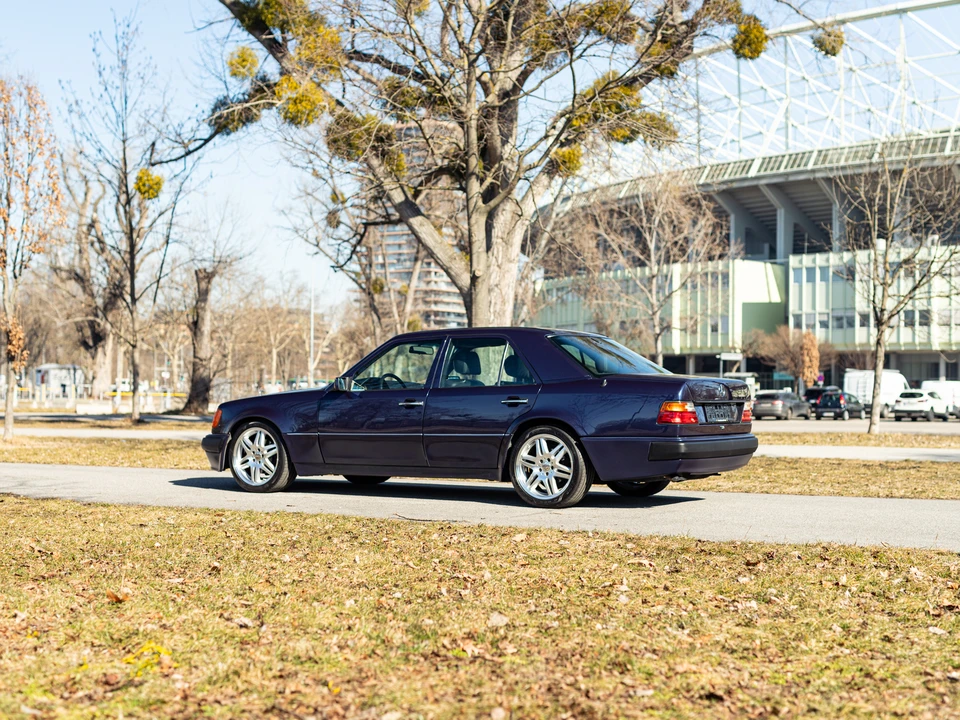 1992 Mercedes-Benz W124 E-Class - Image 15 of 31