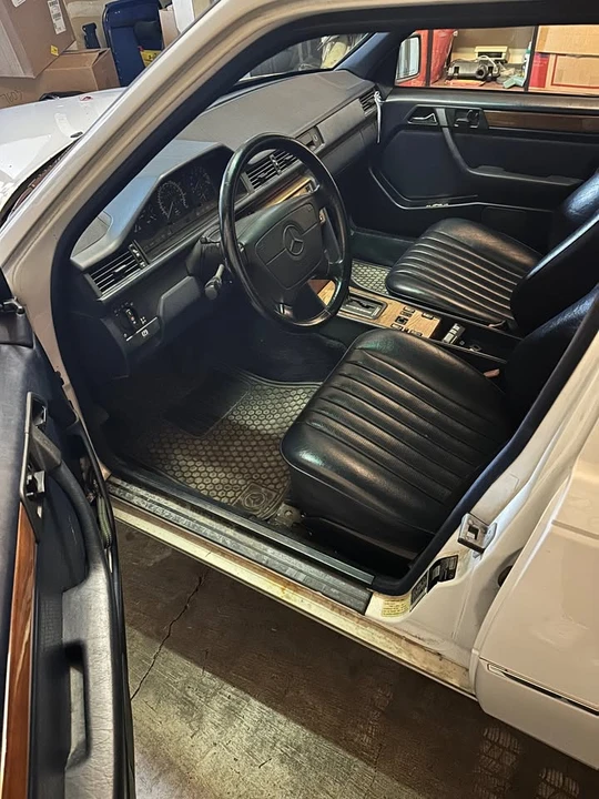1992 Mercedes-Benz W124 E-Class - Image 10 of 17