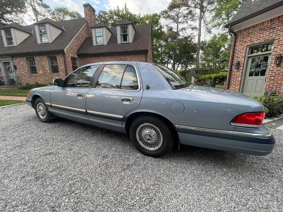 1992 Mercury Grand Marquis - Image 16 of 31