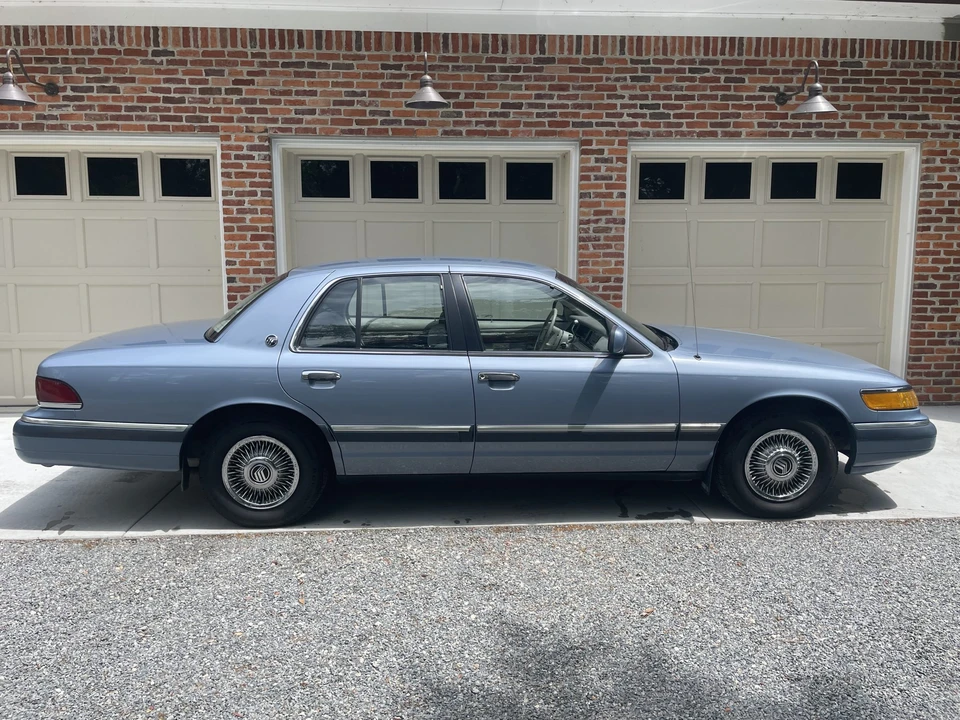 1992 Mercury Grand Marquis - Image 8 of 31