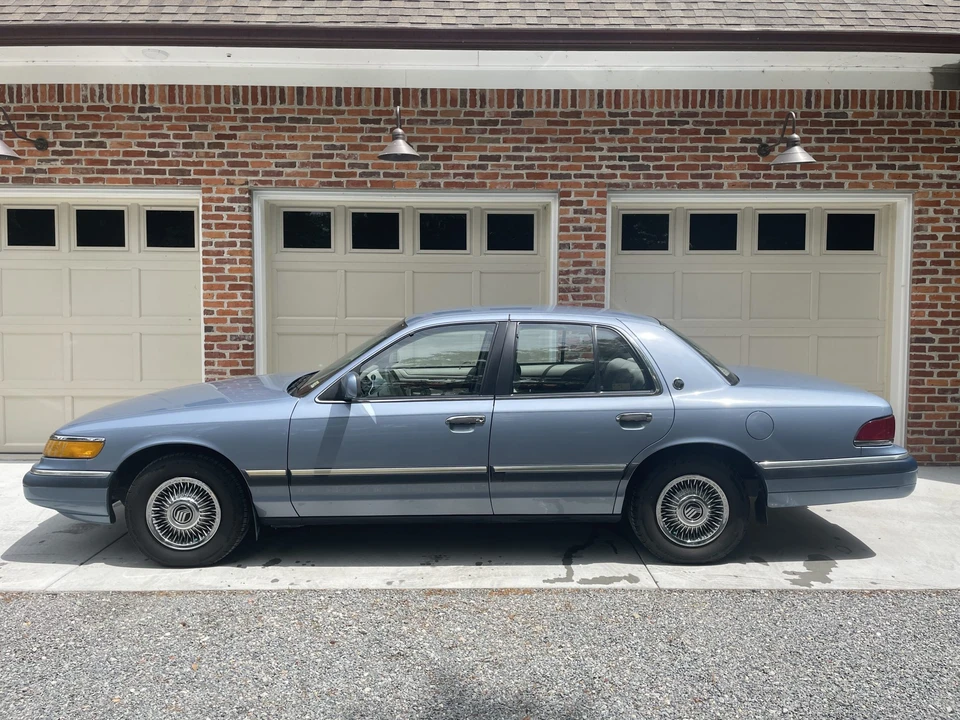 1992 Mercury Grand Marquis - Image 17 of 31