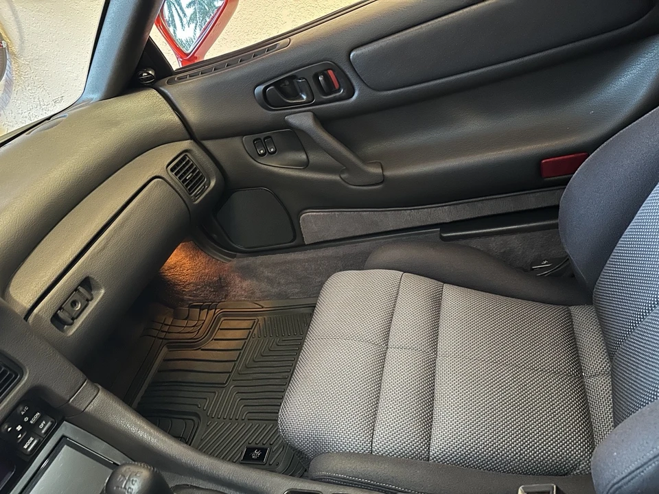 1992 Mitsubishi Galant - Image 14 of 17