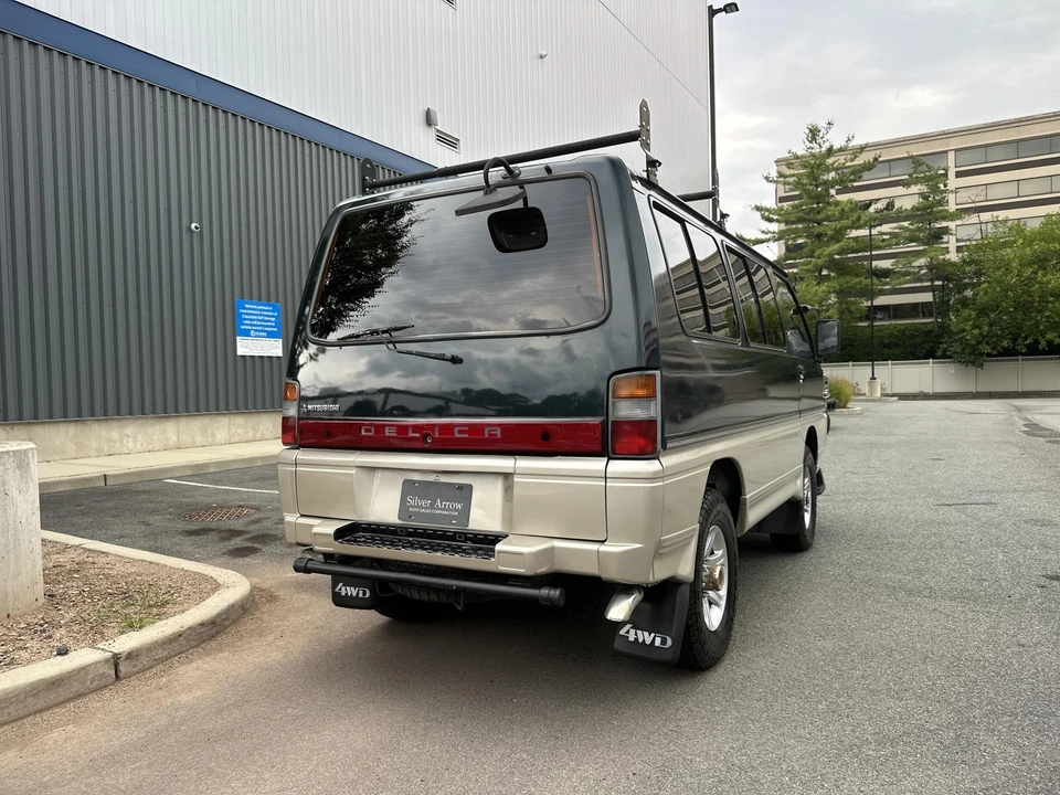 1992 Mitsubishi Delica 3rd Gen - Image 13 of 31