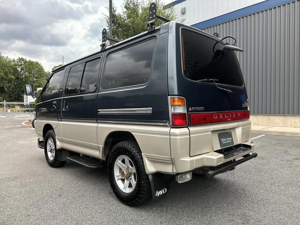 1992 Mitsubishi Delica 3rd Gen - Image 9 of 31
