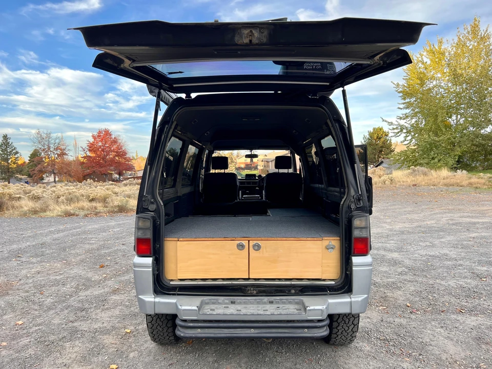 1992 Mitsubishi Delica 3rd Gen - Image 14 of 31