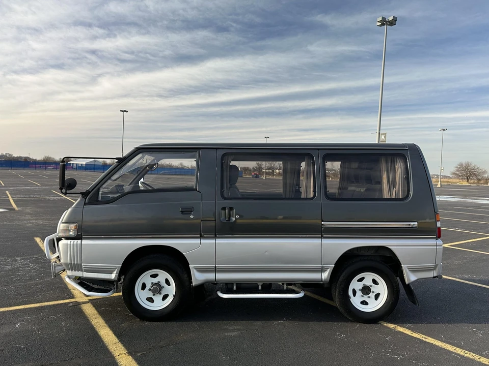 1992 Mitsubishi Delica 2nd Gen - Image 19 of 31
