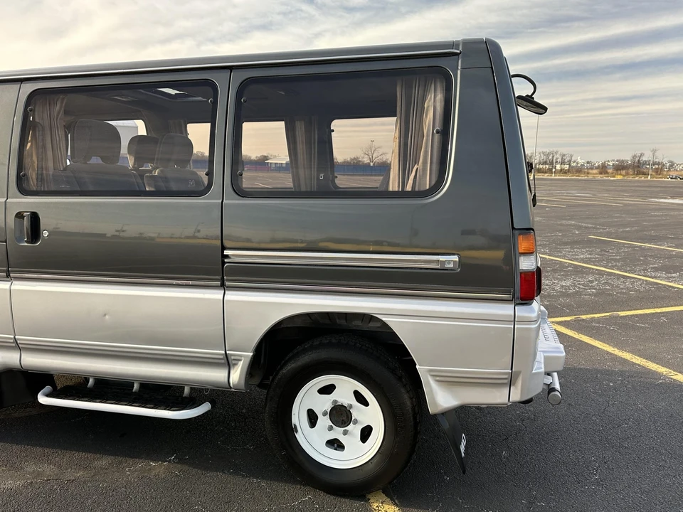 1992 Mitsubishi Delica 2nd Gen - Image 24 of 31
