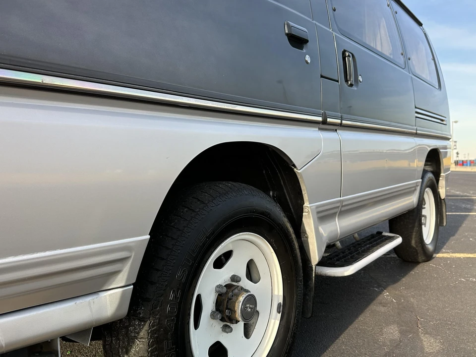1992 Mitsubishi Delica 2nd Gen - Image 27 of 31
