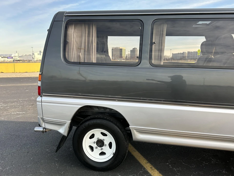 1992 Mitsubishi Delica 2nd Gen - Image 23 of 31