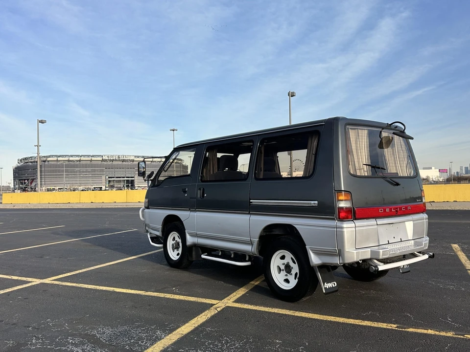 1992 Mitsubishi Delica 2nd Gen - Image 17 of 31