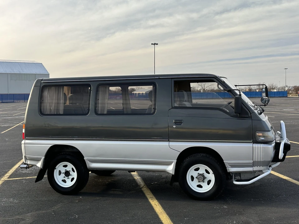 1992 Mitsubishi Delica 2nd Gen - Image 11 of 31