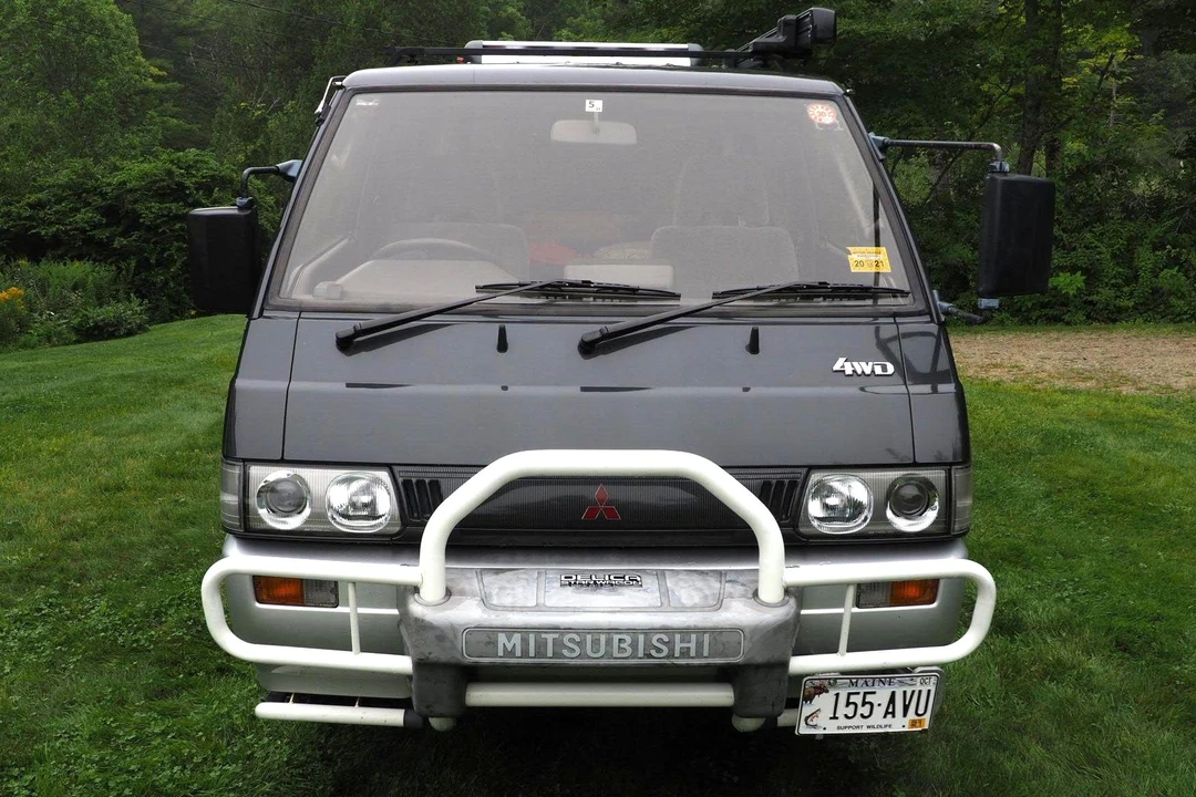 1992 Mitsubishi Delica 2nd Gen - Image 2 of 5