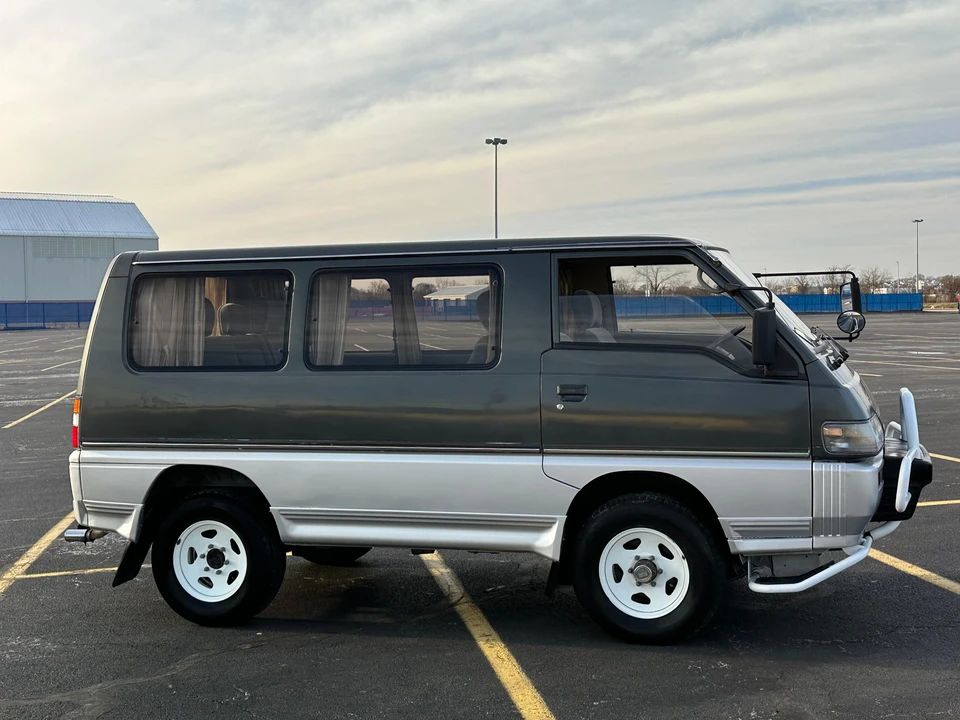 1992 Mitsubishi Delica 2nd Gen - Image 13 of 31