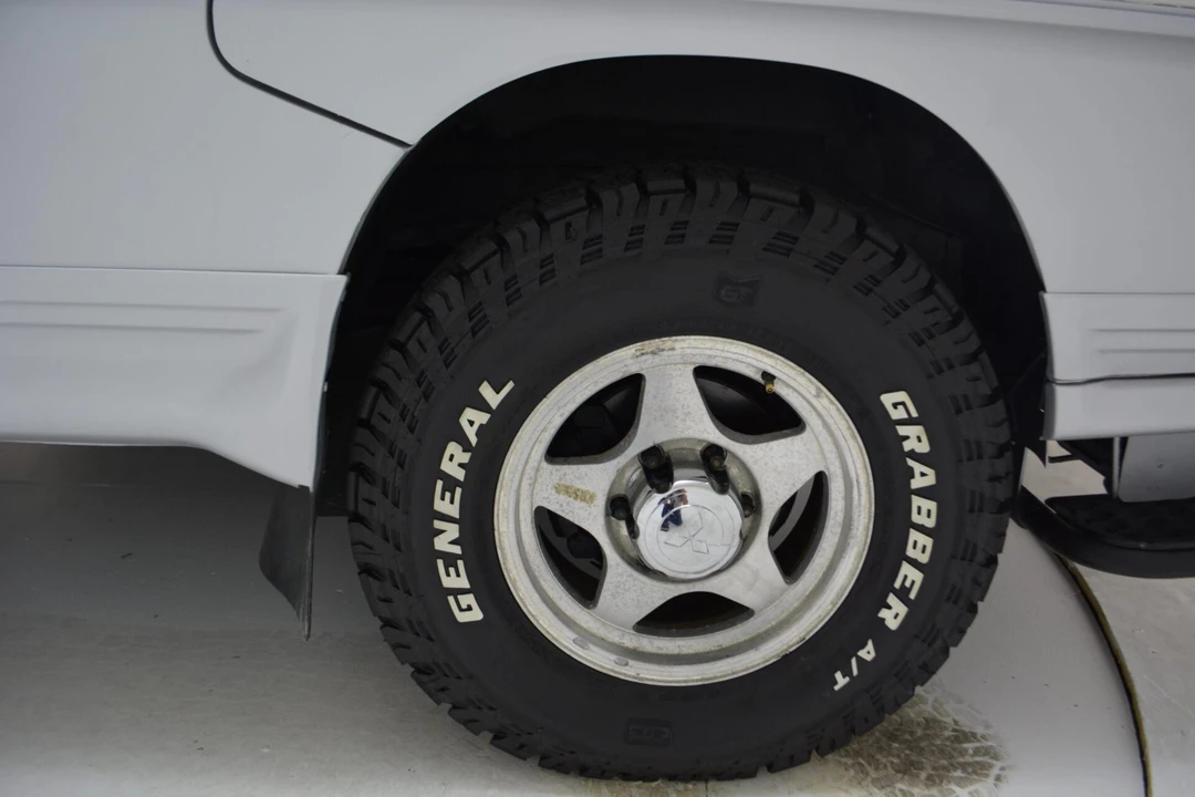 1992 Mitsubishi Delica 3rd Gen - Image 28 of 31