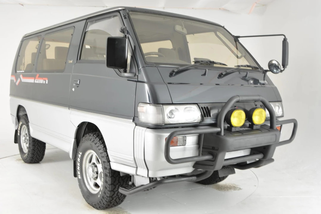 1992 Mitsubishi Delica 3rd Gen - Image 9 of 31