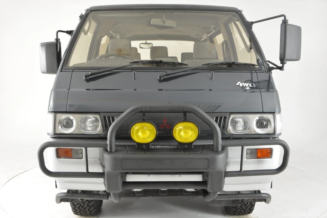 1992 Mitsubishi Delica 3rd Gen - Image 2 of 31