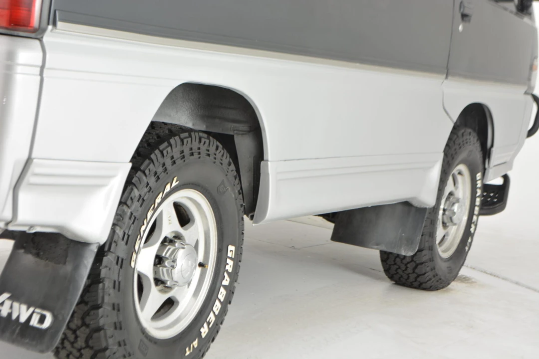 1992 Mitsubishi Delica 3rd Gen - Image 24 of 31