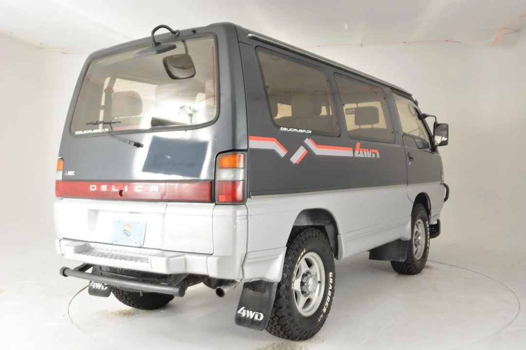 1992 Mitsubishi Delica 3rd Gen - Image 8 of 31