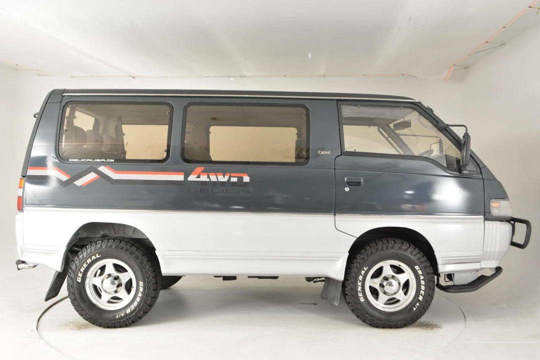 1992 Mitsubishi Delica 3rd Gen - Image 3 of 31