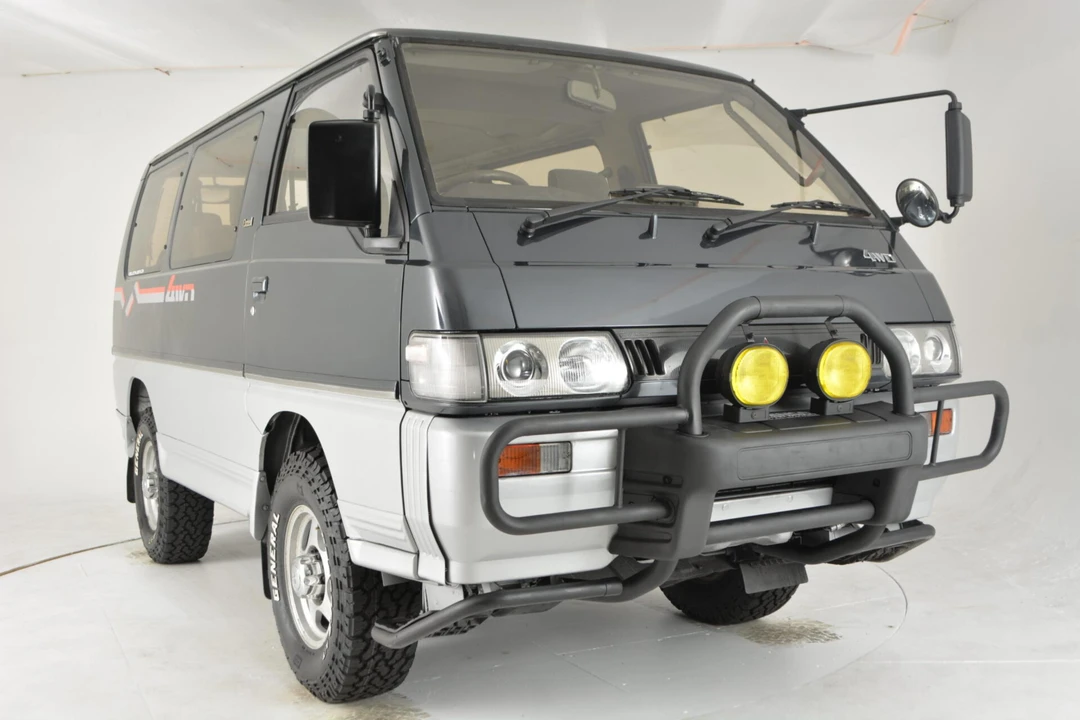1992 Mitsubishi Delica 3rd Gen - Image 13 of 31