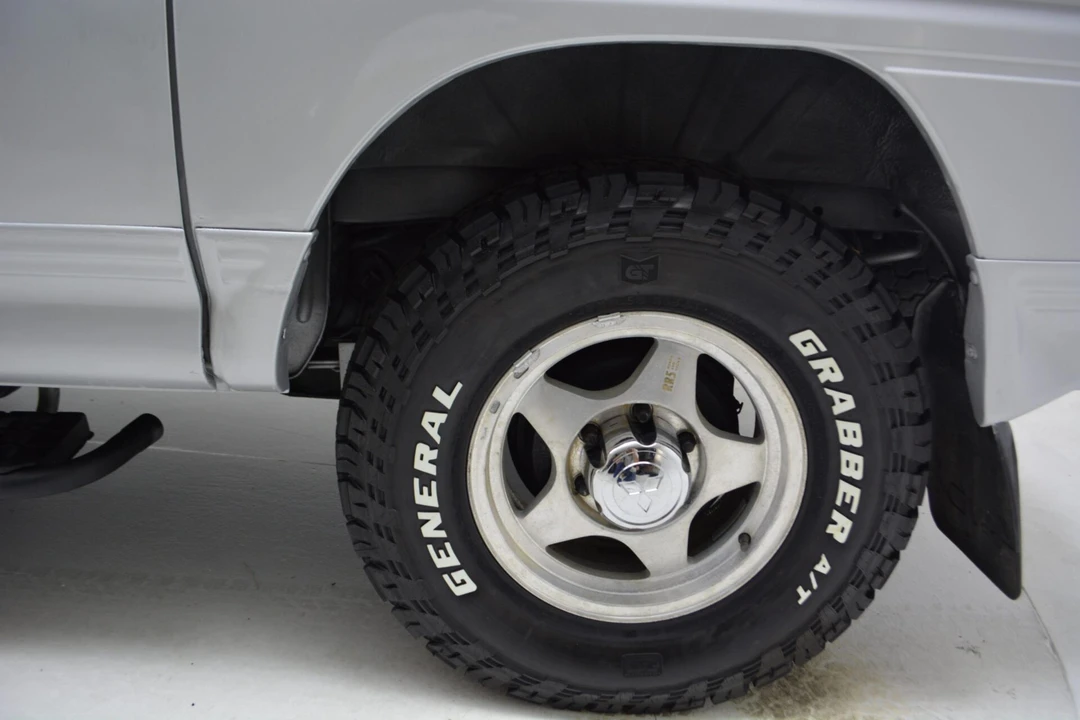 1992 Mitsubishi Delica 3rd Gen - Image 26 of 31