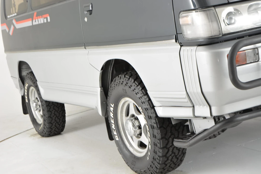 1992 Mitsubishi Delica 3rd Gen - Image 12 of 31