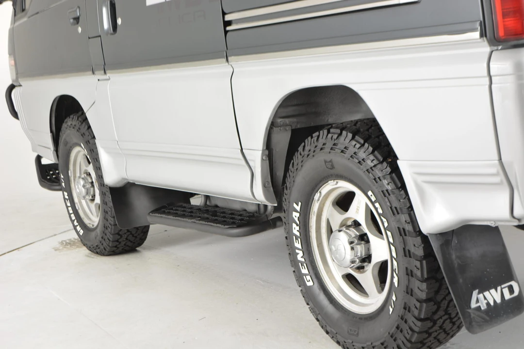 1992 Mitsubishi Delica 3rd Gen - Image 20 of 31