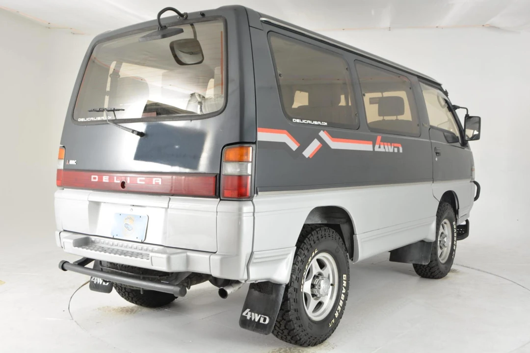 1992 Mitsubishi Delica 3rd Gen - Image 4 of 31