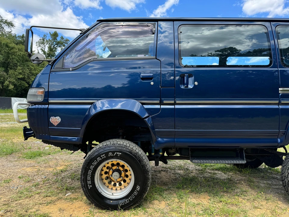 1992 Mitsubishi Delica 2nd Gen - Image 23 of 31