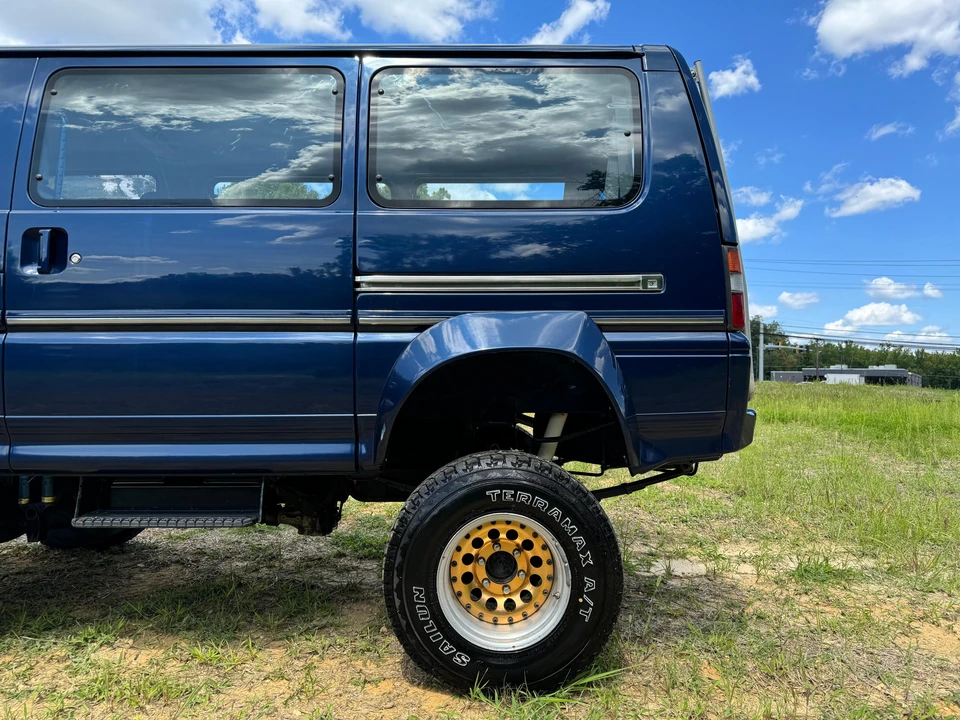 1992 Mitsubishi Delica 2nd Gen - Image 25 of 31